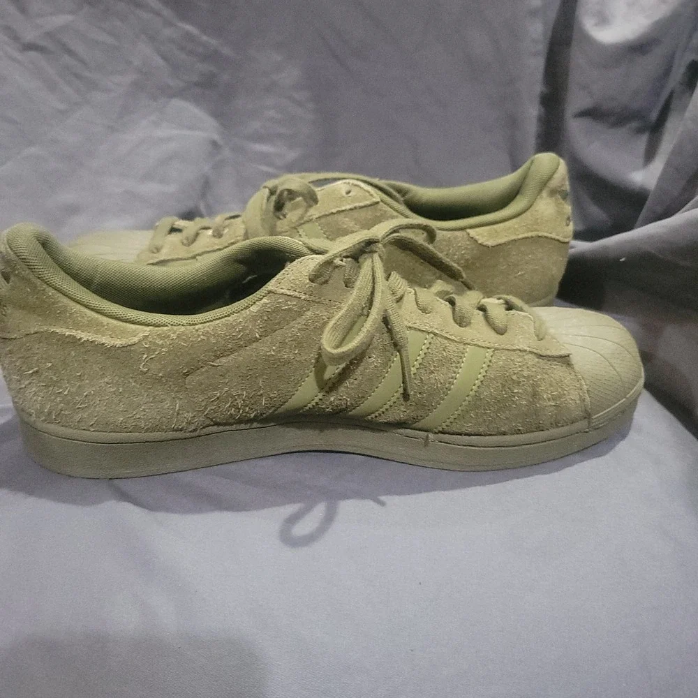 Adidas Superstar Green Suede Low Top Sneakers Lace Up Rubber Sole Size 11